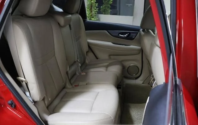 Nissan Xtrail Red - Image 7