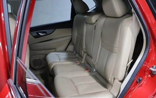 Nissan Xtrail Red - Image 6